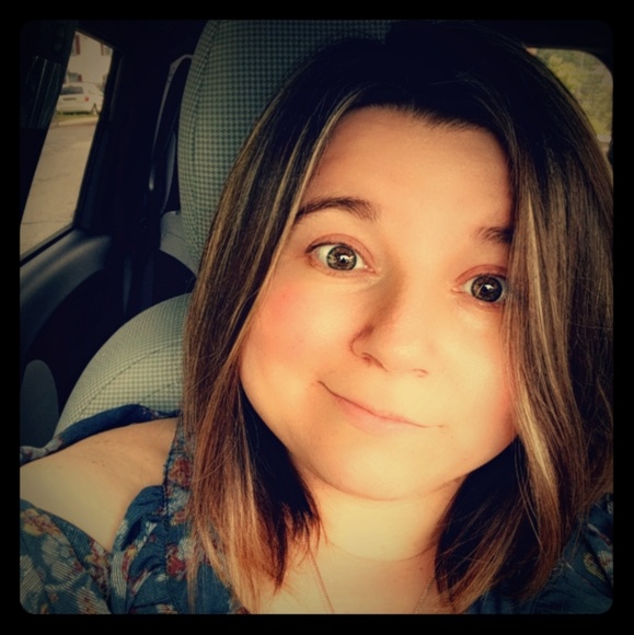 Meet your Posher, Carrie - Picture 1 of 1